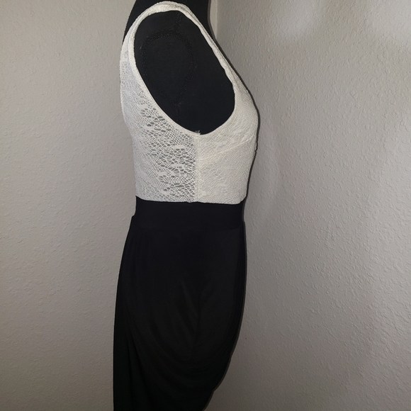 Asymmetrical Black/white Plunge Lace Dress - Picture 11 of 12